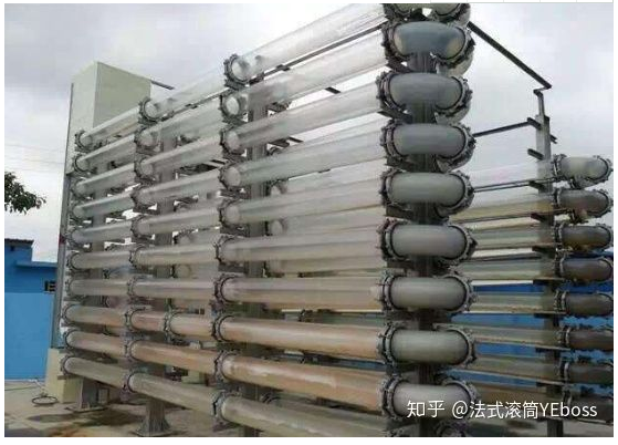 生产中的管道反应器，管道反应器可根据场地需要做成直管，蛇管或者盘管
